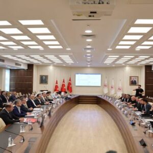 8 donem toplu sozlesme gorusmeleri devam ediyor bakan isikhan ile sendika temsilcileri bir araya geldi COWVUsUO