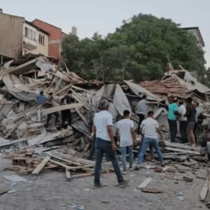 balikesirde yikilan binanin kolonlari mi kesildi qTPwVSFB