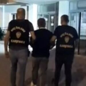 izmirde aranan cinsel istismar zanlisi yakalandi zGKhQrk9