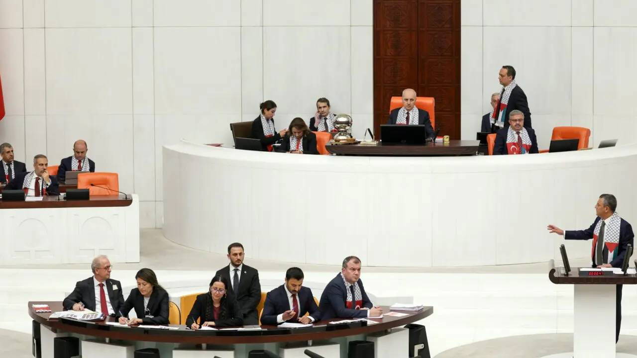 mecliste gergin filistin oturumu s2KpJuLN