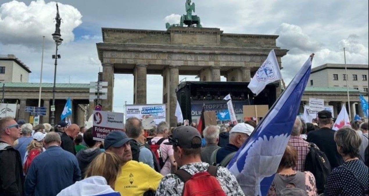 berlinde binlerce kisi gazzedeki savasa karsi baris cagrisinda bulundu gkOwEyFH