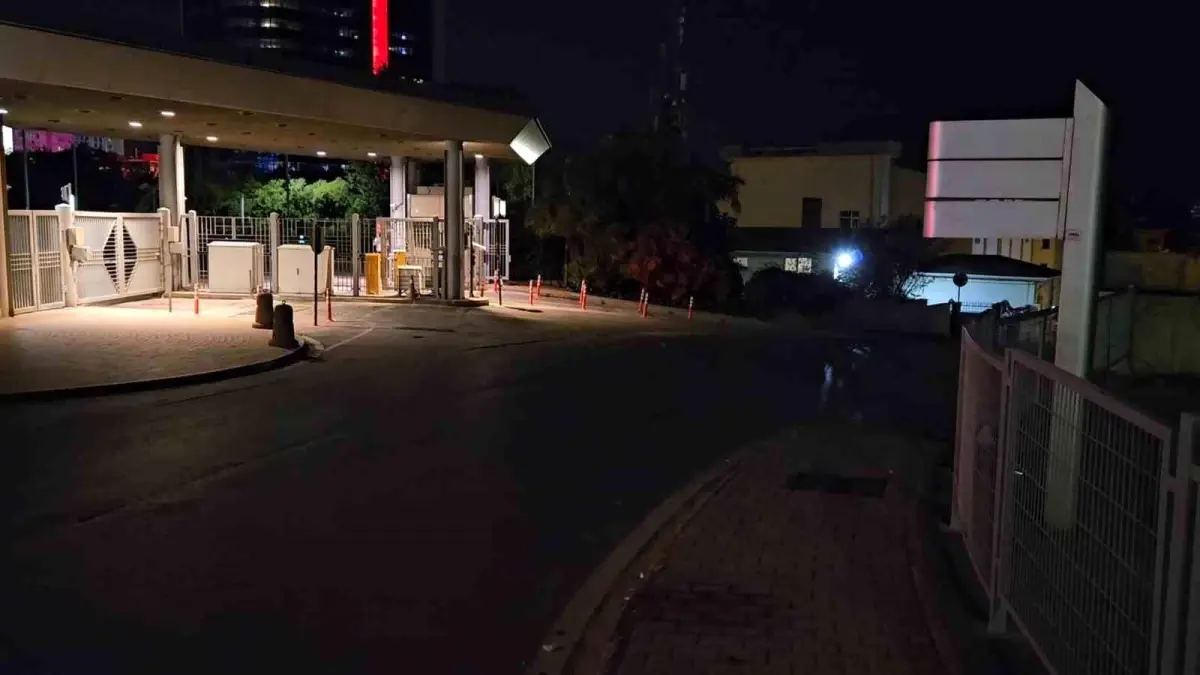 besiktasta guvenlik gorevlisi silahiyla yaraladi QGn8n7OJ