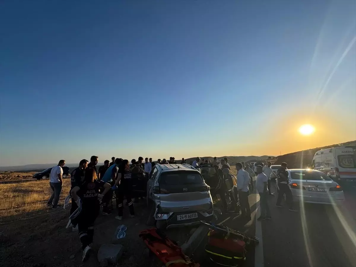 cizrede otomobil carpismasi 4 yarali cDLelgeK