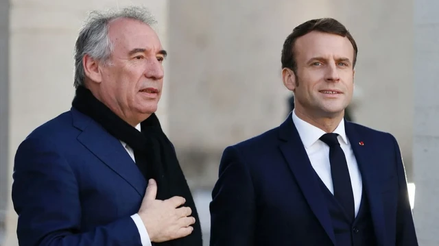 fransada 67 yil sonra bir ilk hukumet guven oylamasiyla dustu hX5l8O6U