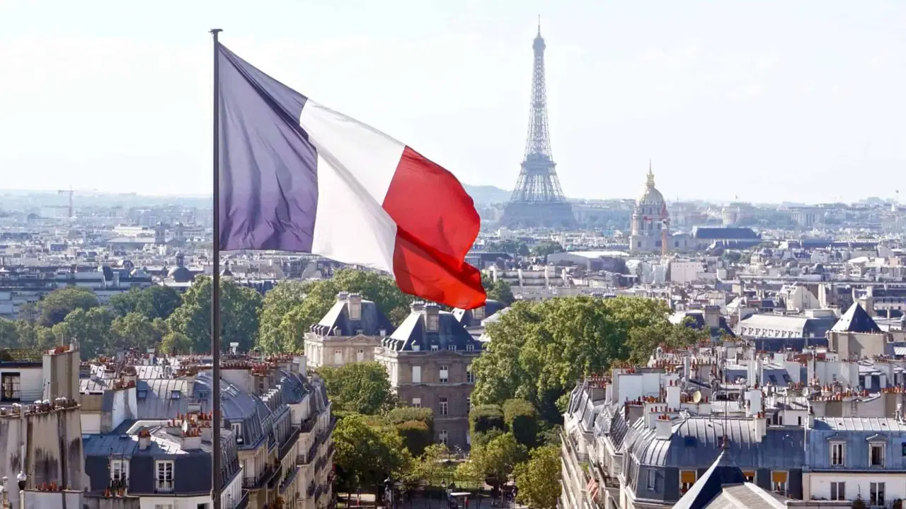 fransanin kredi notu dusuruldu ab mali kurallarina uyum konusunda zayif aciklamasi QQ5S7lpt