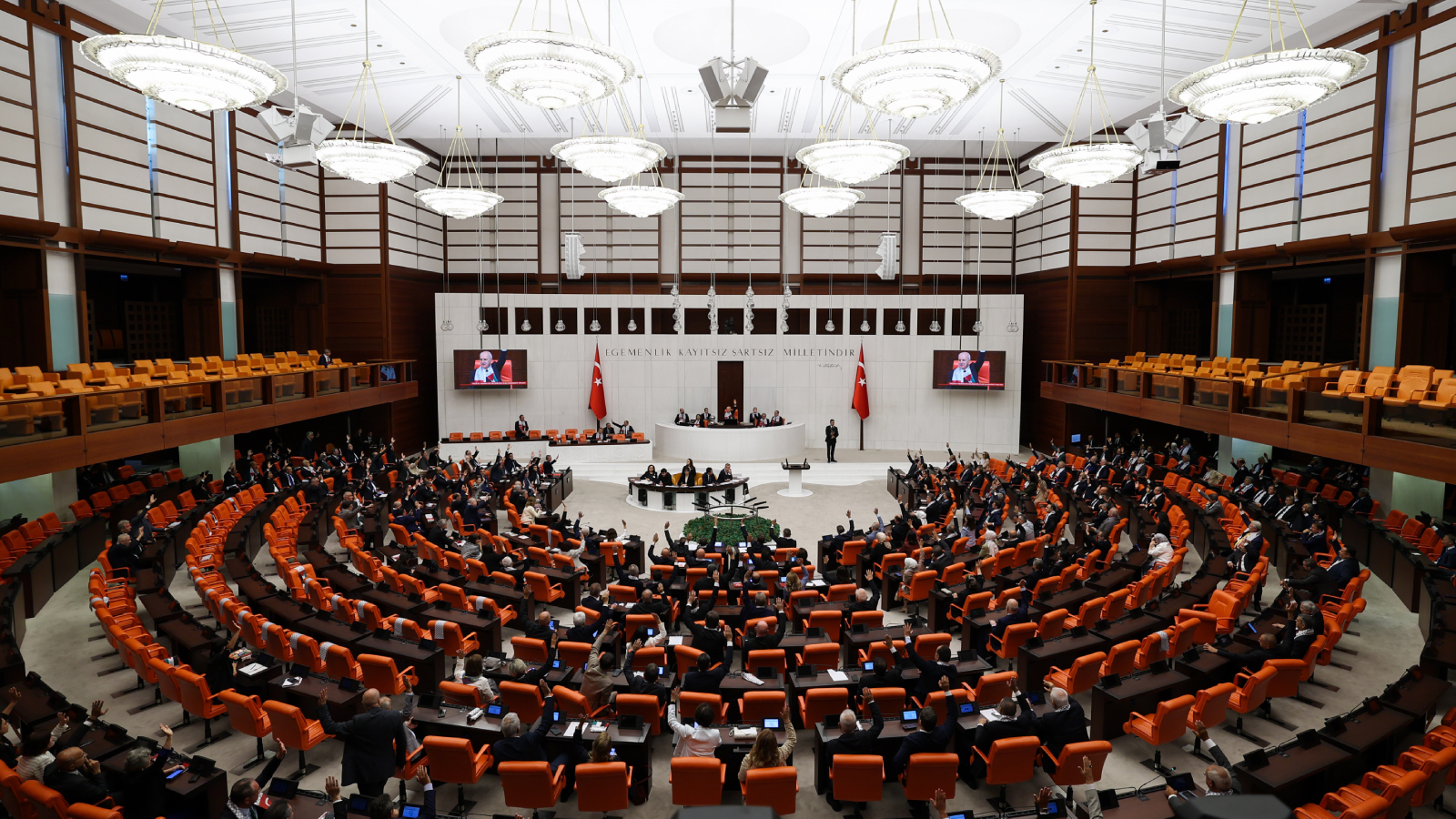 tbmmde yeni yasama yili basliyor entegrasyon basta olmak uzere infaz yargi paketi ve trafikle ilgili duzenlemeler gundemde nCvMxQxt