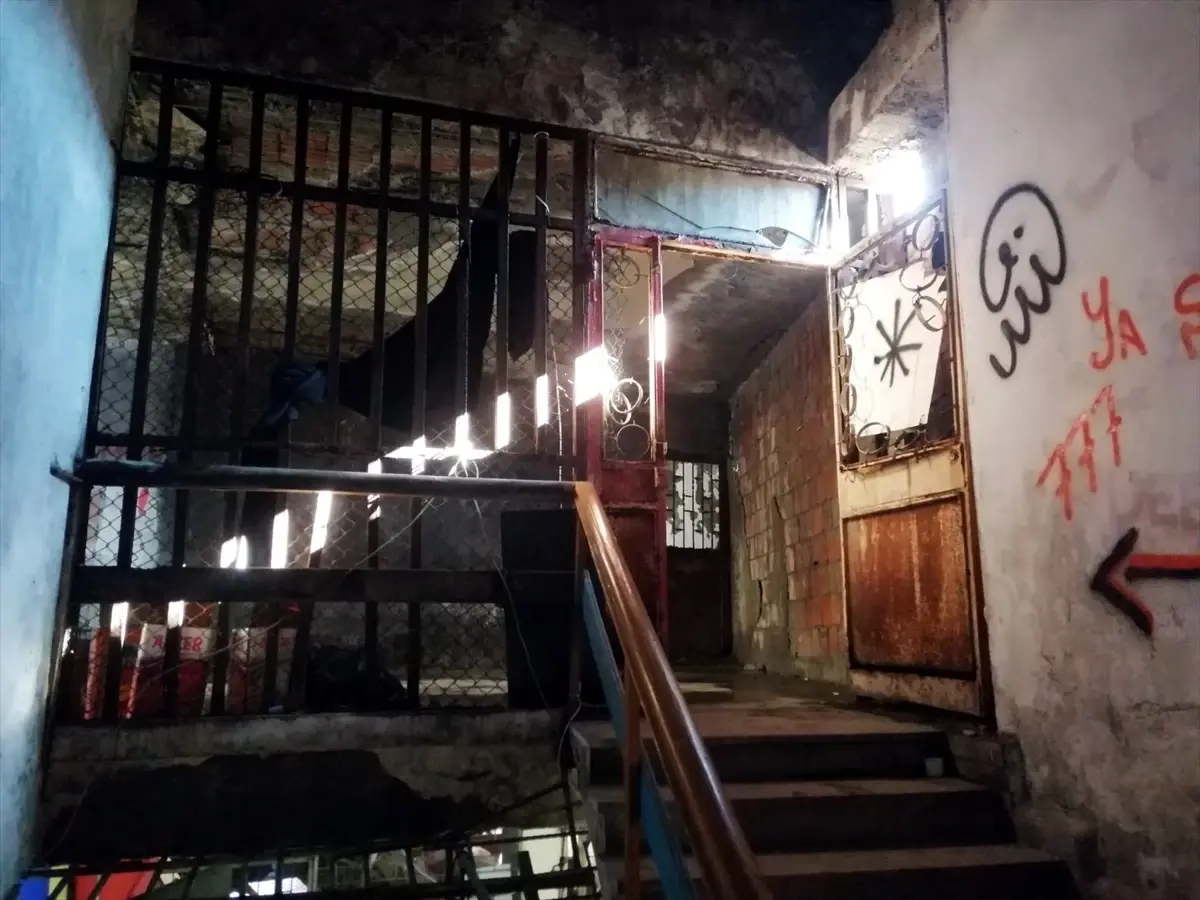 ruhsatsiz is yeri kapatildi 6UBZyhIS.jpg