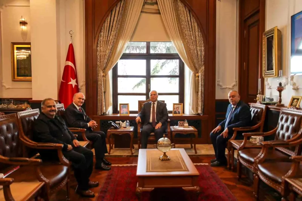 duzce heyeti trabzonda onemli ziyaretlerde bulundu EaL38R94.jpg