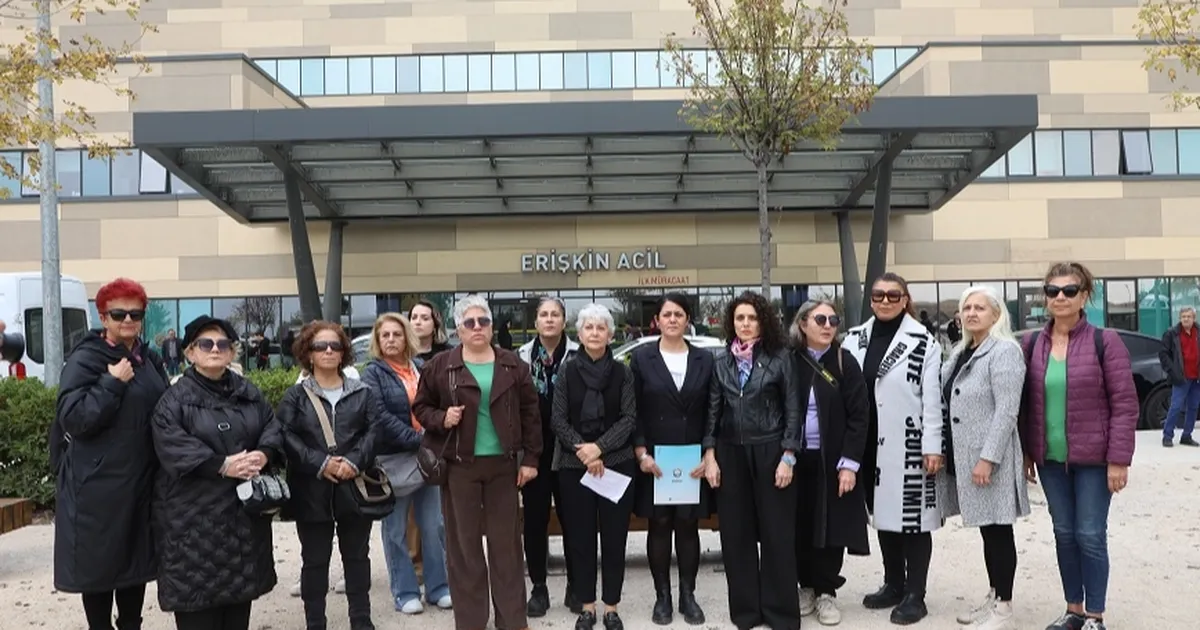 mudanyali kadinlar bursa sehir hastanesi onunden kadina siddete dur dedi N8Mq887n.webp