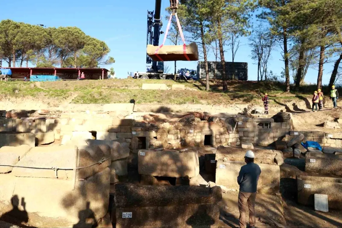 tios antik kentinde lahit toreni zBxTulAP.jpg