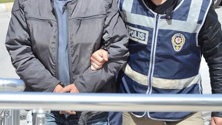 aydinda-operasyon-10-gocmen-kacakciligi-suphelisi-yakalandi-nN9xmFyt